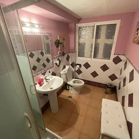 Homestay Closest To Gibraltar Border *