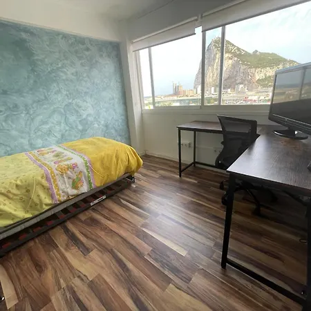 Homestay Closest To Gibraltar Border *